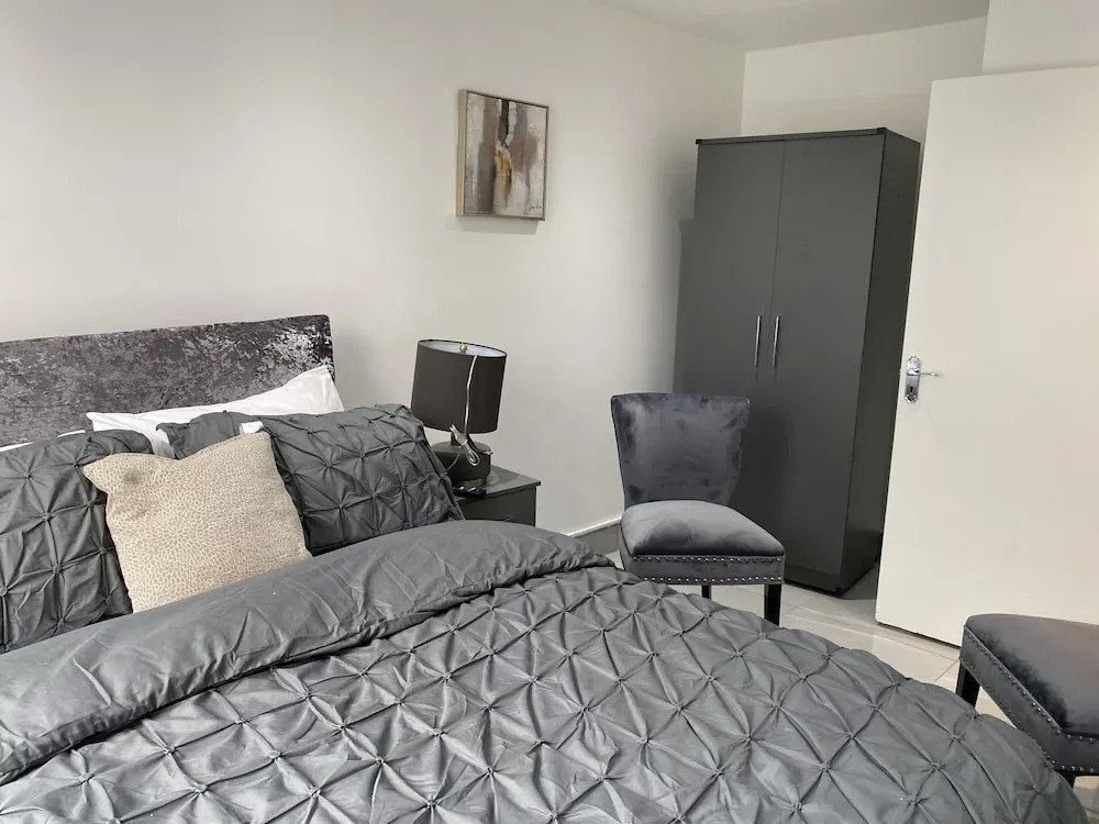 Luxurious 2-bed Apartment in Woolwich, London