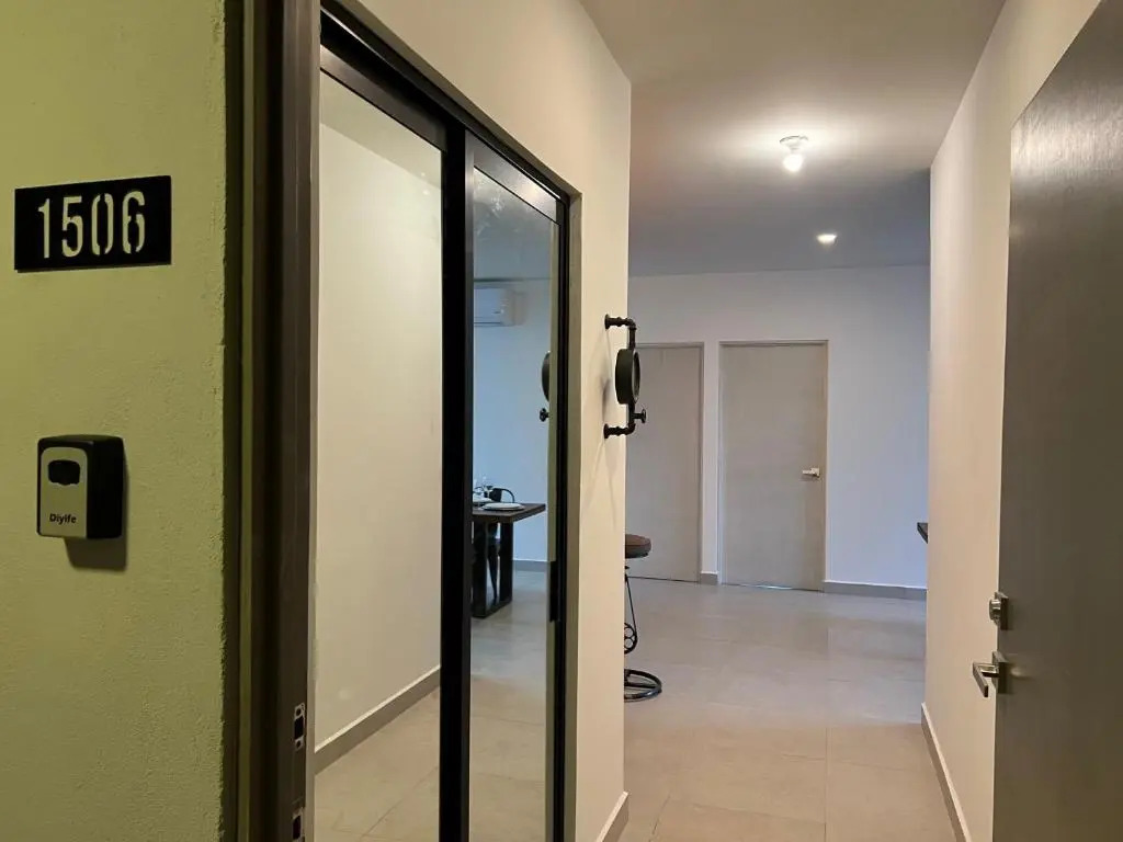 Industrial stylish 3-br. apartment & city views in front of Parque Fundidora & Arena Mty