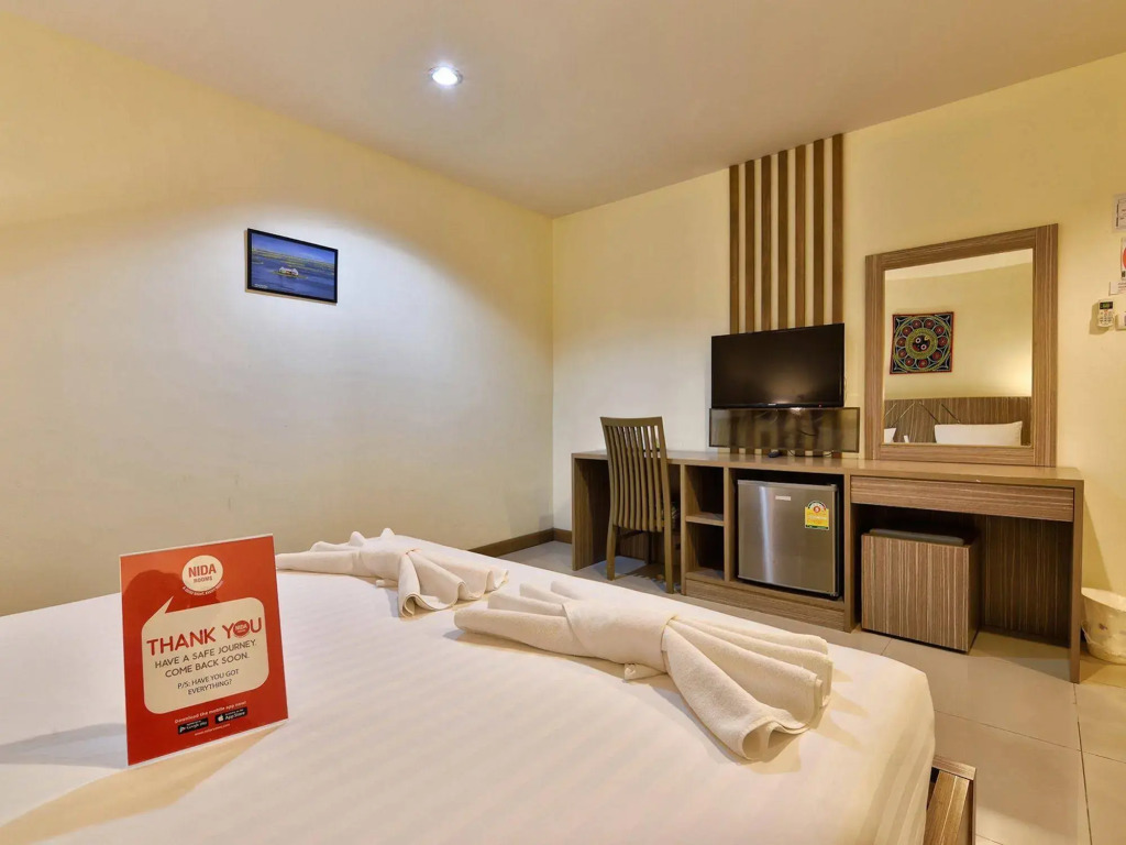 NIDA Rooms Patong Silk House