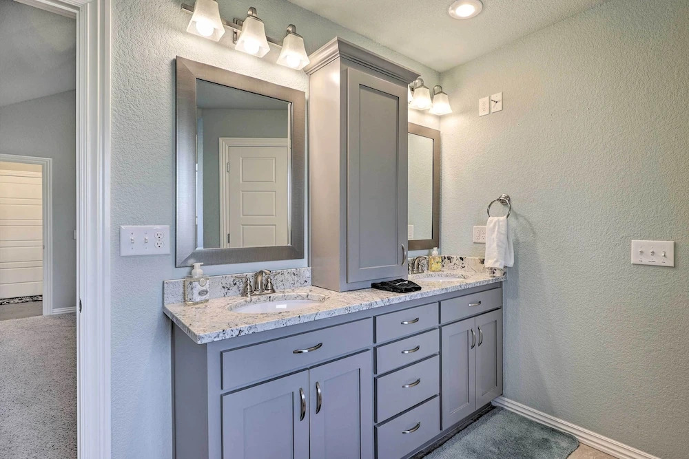 Northwest Arkansas Home Near Bentonville & Trails