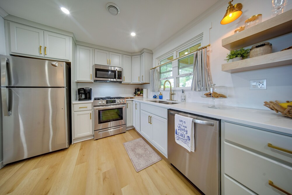 Lakefront Chautauqua Cottage Getaway