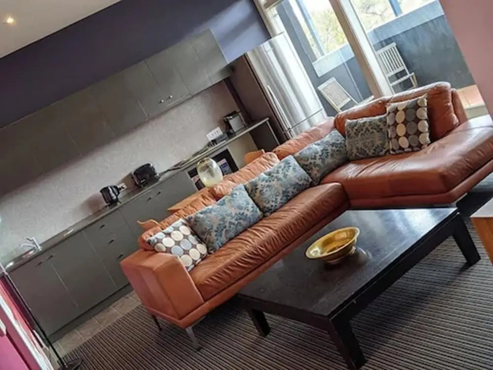 Tolarno Hotel