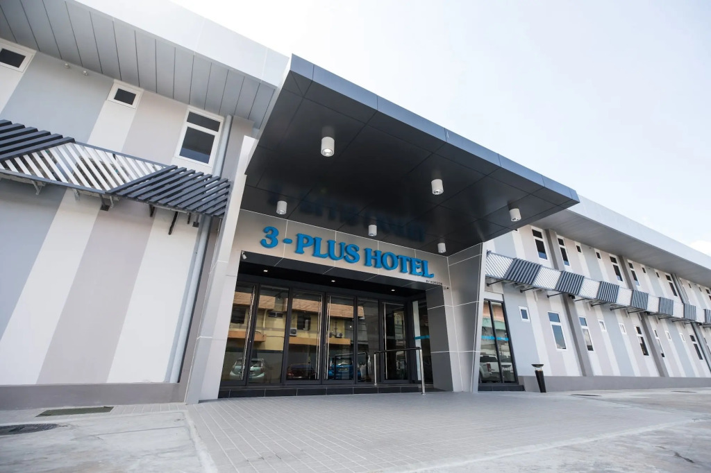 3-Plus Hotel