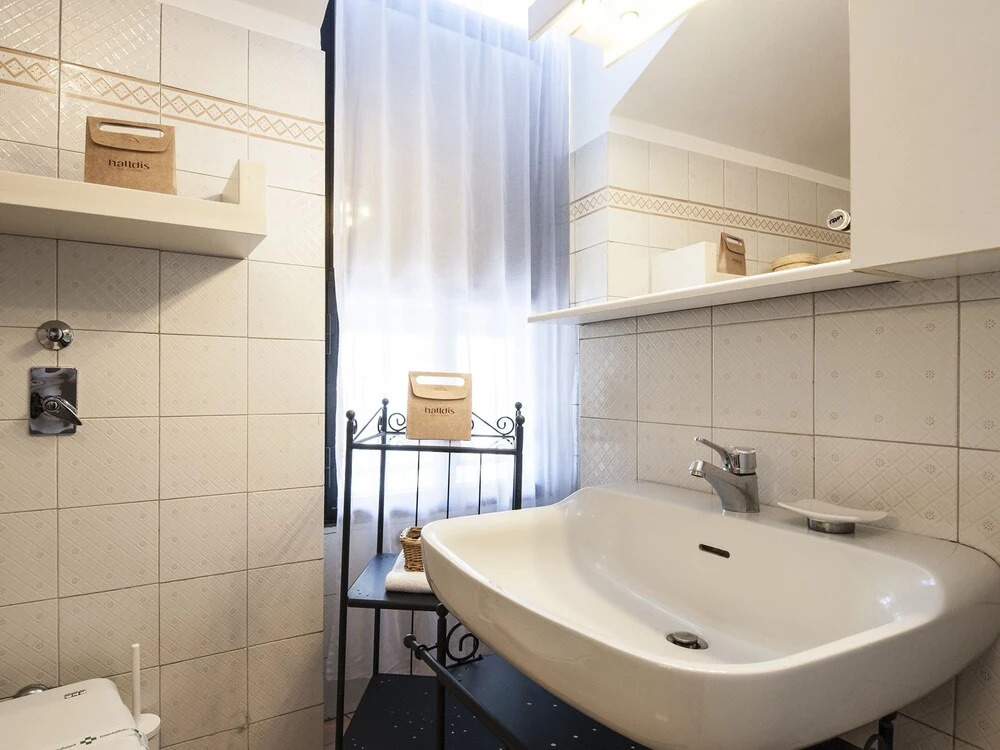 Beautiful 100sqm Flat, Close to San Babila