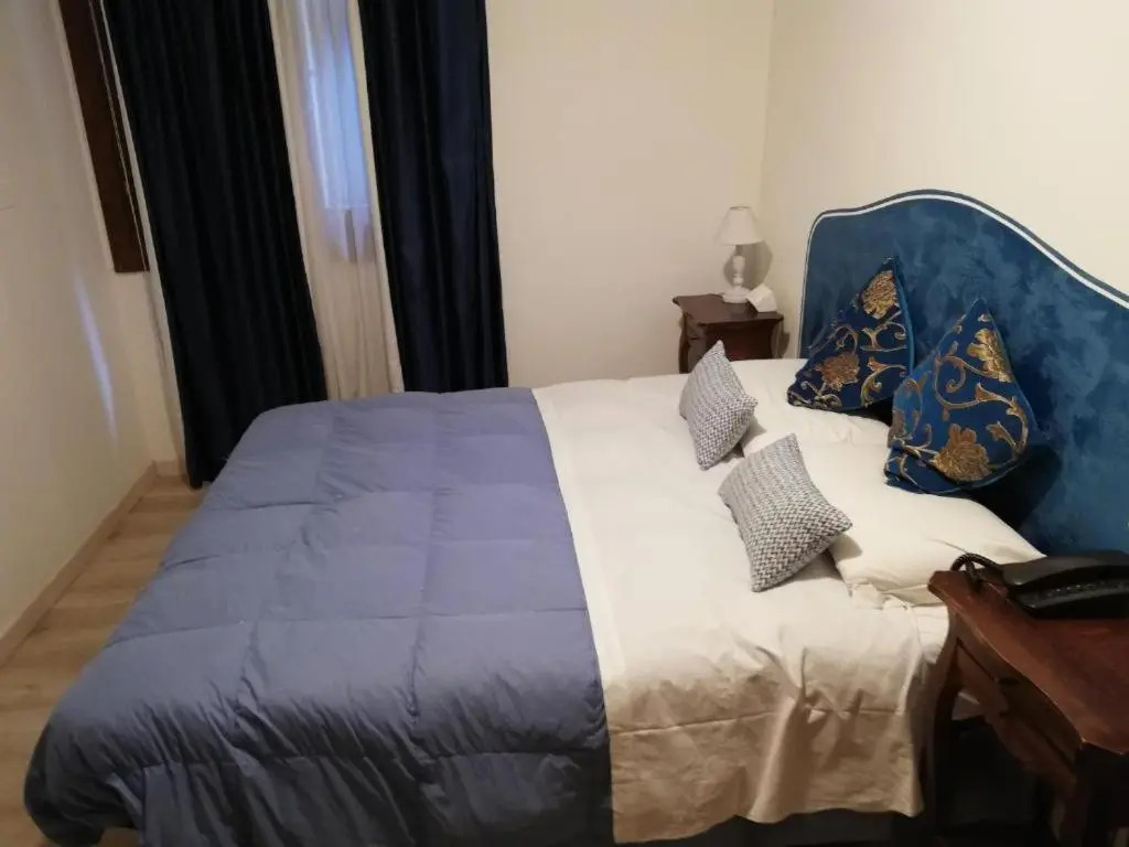 Palazzo Lion Morosini - Check in presso Locanda Ai Santi Apostoli