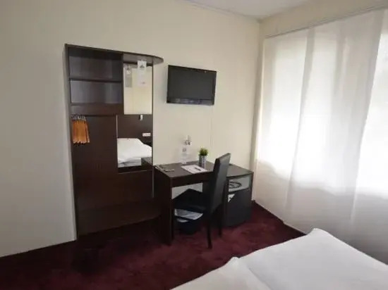 AAA Budget Hotel