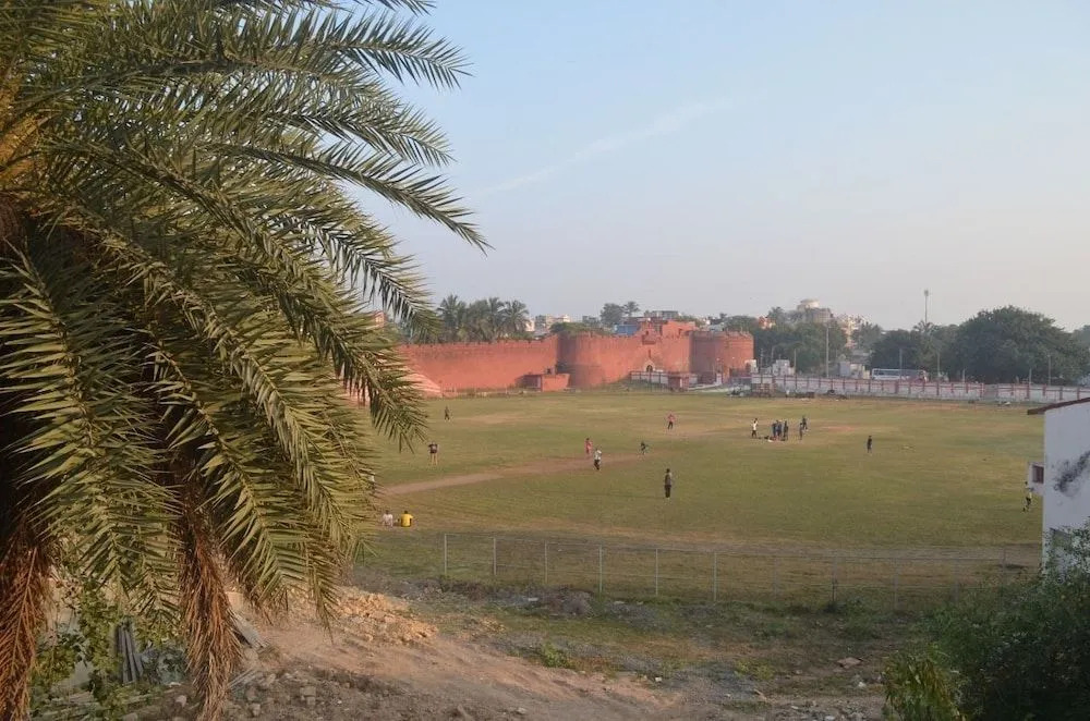 OYO Premium Limda Chowk