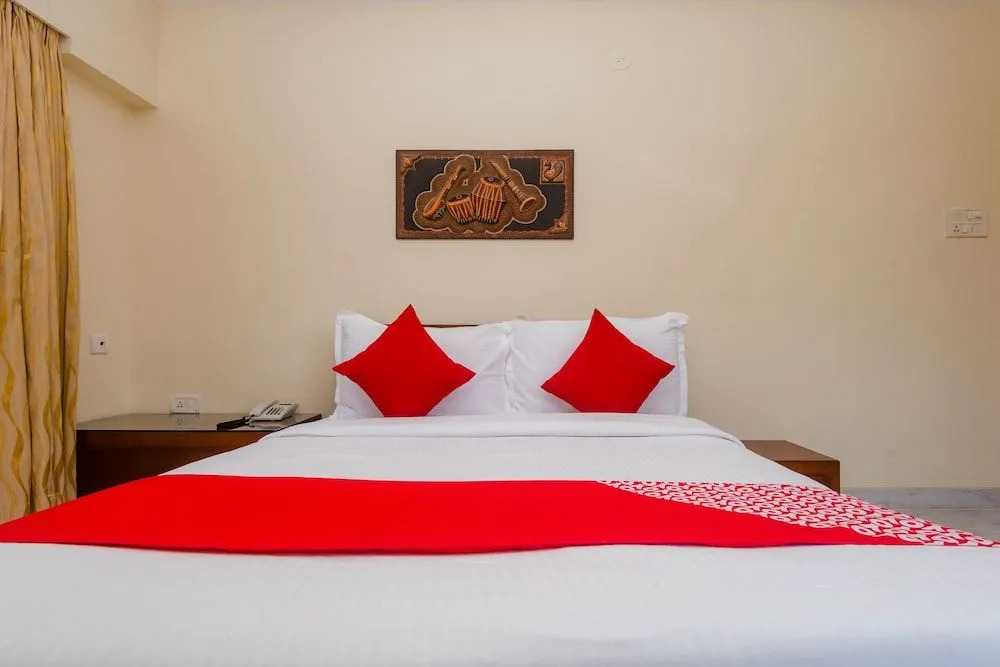 OYO Apartments Mumbai Domestic Airport 1
