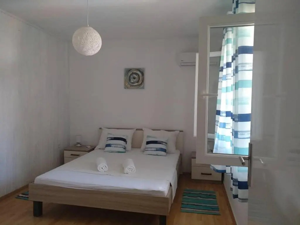Apartments Laus
