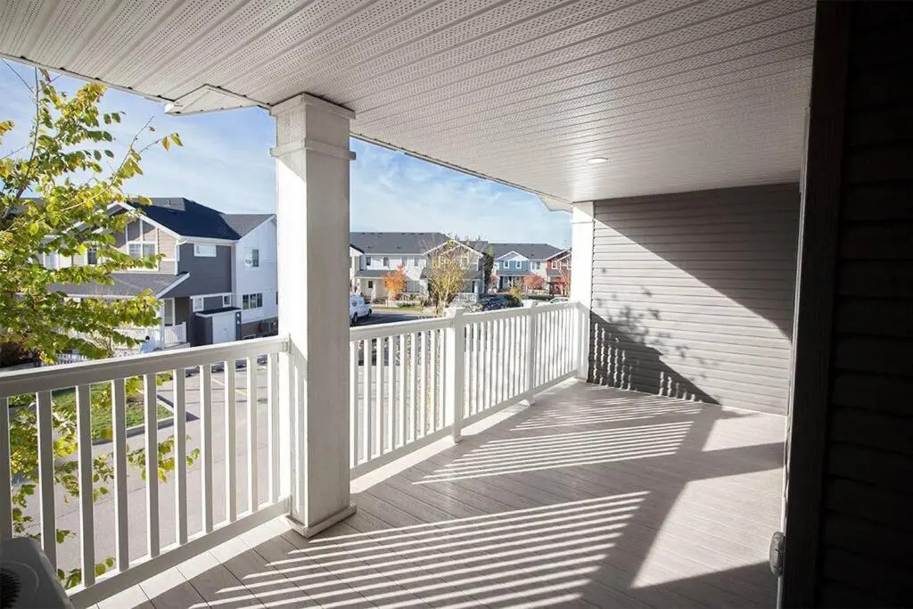 Luxurious 2 Bedroom Townhouse in South Winnipeg