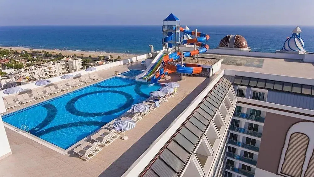 Albahir Deluxe Hotel