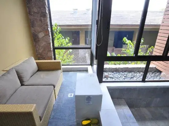 Jinfang Hot Spring Banshan Hotel