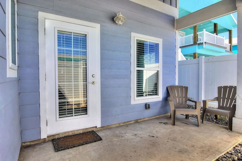 Nautilus Cottage 5 by RedAwning