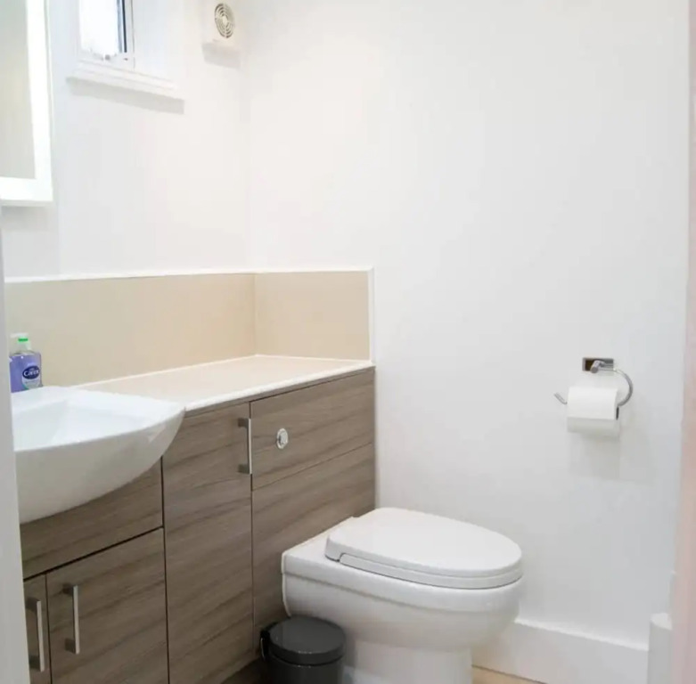 2 Bedroom Apartment Close to Clapham Junction Station