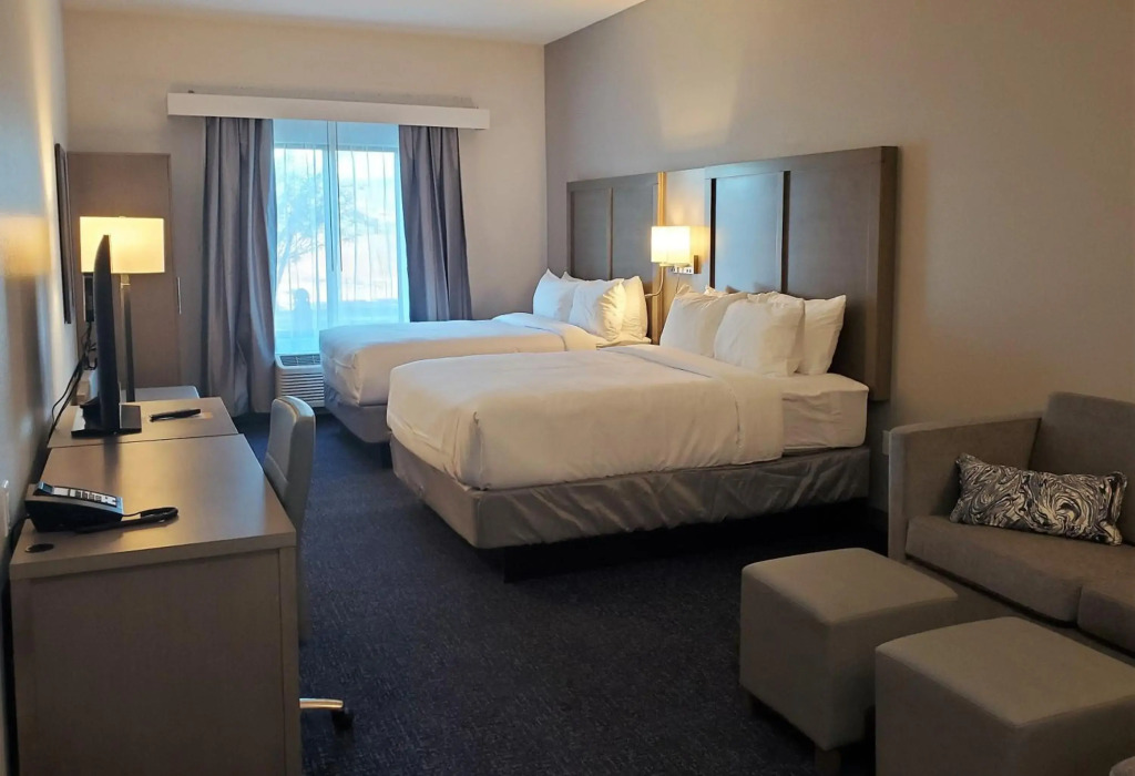 Comfort Suites Scottsdale Talking Stick Entertainment District