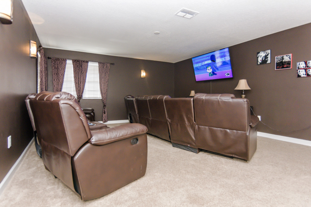 Deluxe 7Bd with Pool Close to Disney   CG 1406