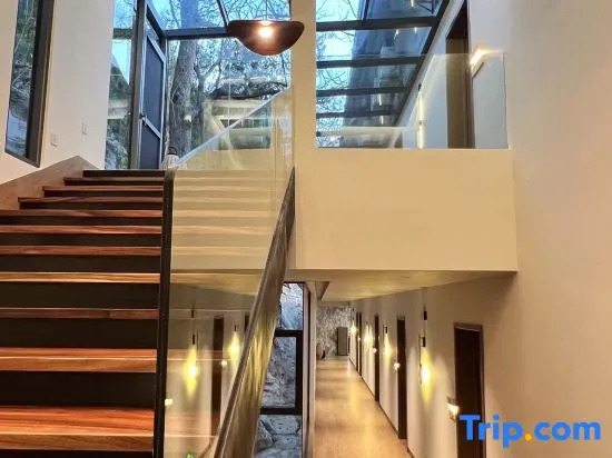 Xingyi Wanfeng Linyueqili B&B