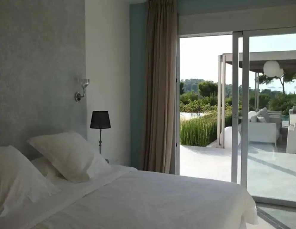 Gorgeous Villa With Views