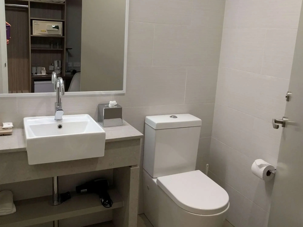 Ibis Styles The Entrance