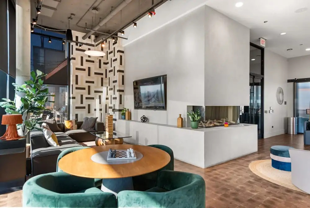 Fulton Market Group Hub 2 Units Walk to Dining