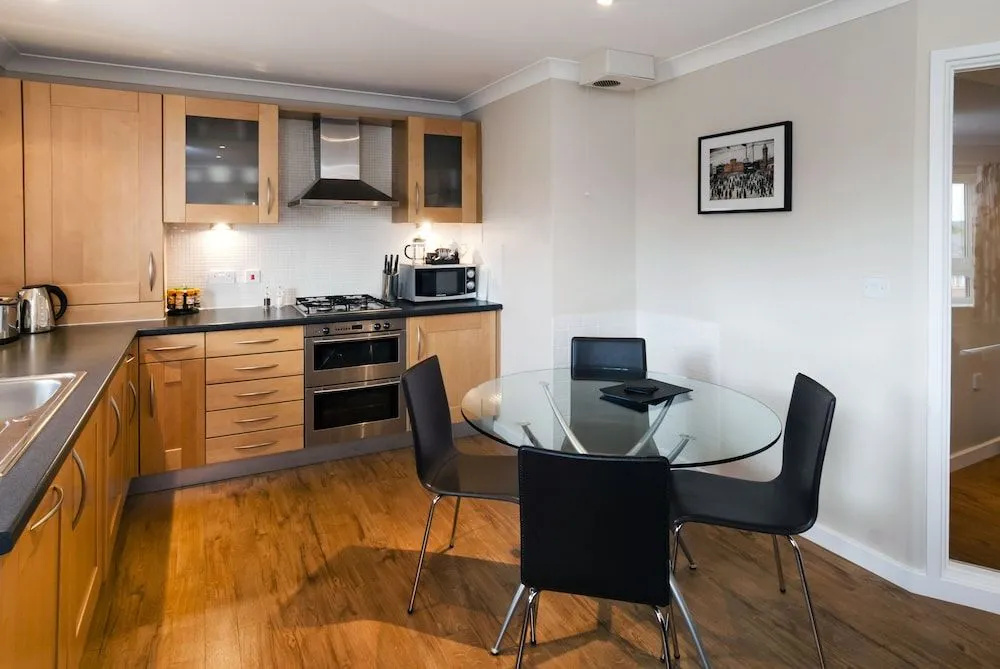 Your Space Apartments - Market Rise
