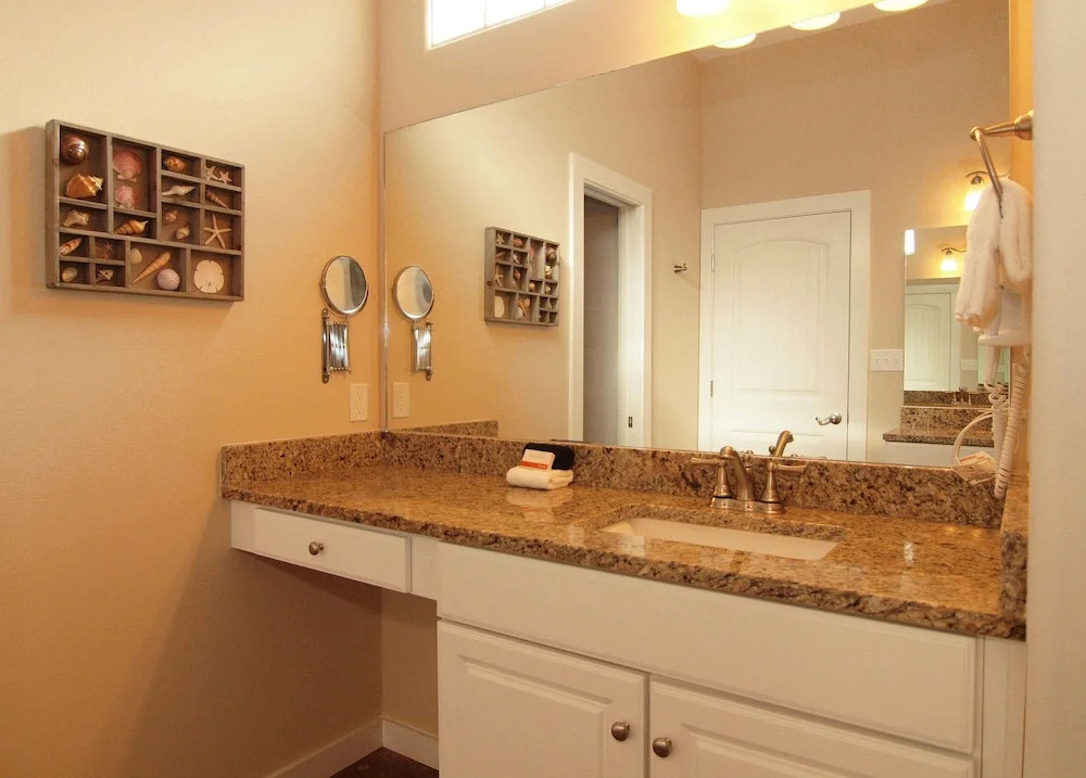 The Sea Monkee Pb216 3 Bedrooms 2 Bathrooms Condo