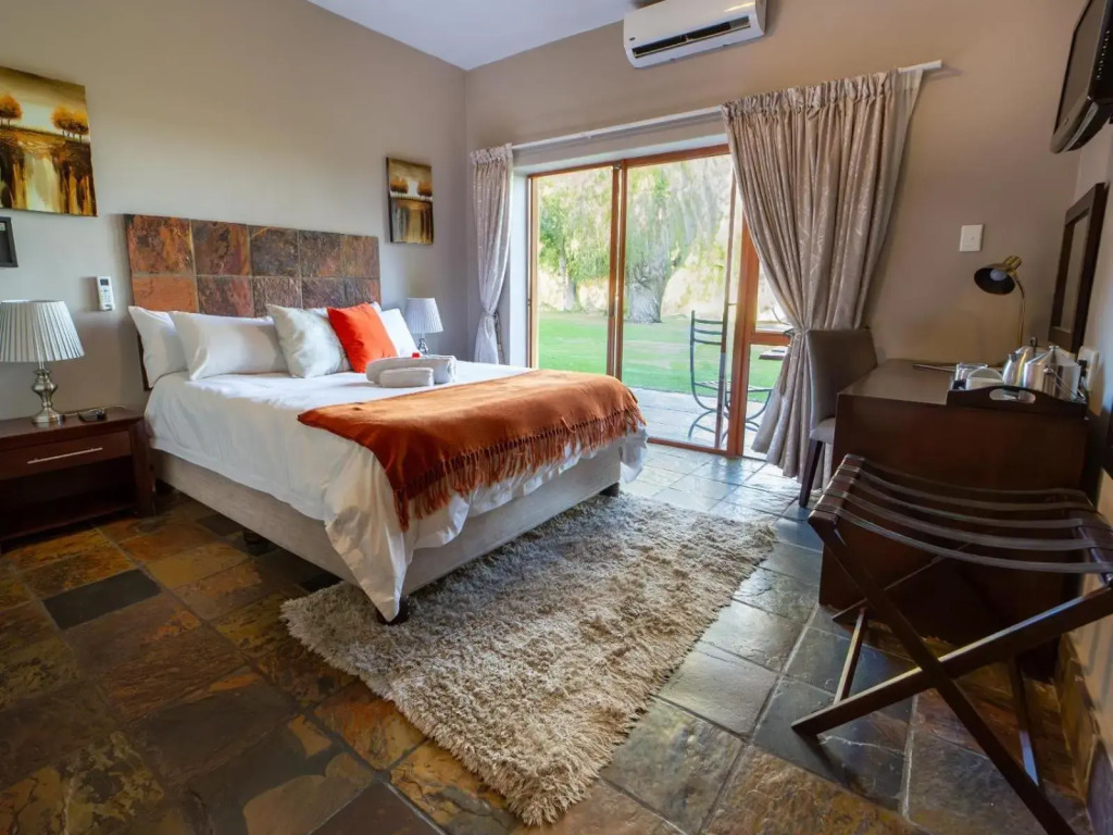 Sunriver Kalahari Lodge Riverside stay in Upington