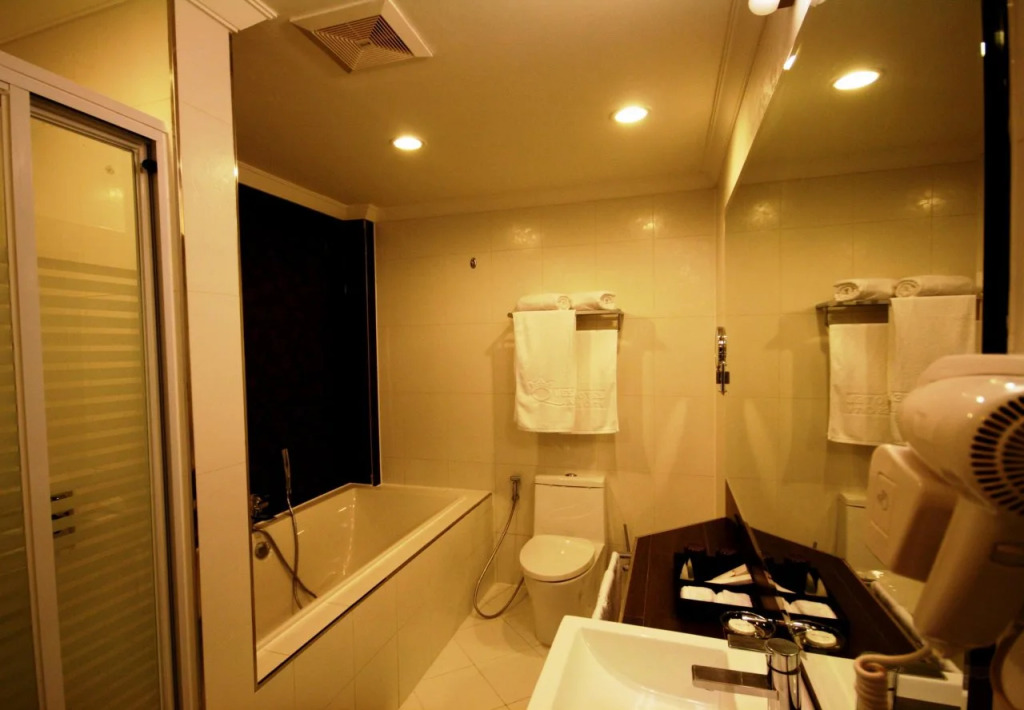 Queens Hotel Angeles City