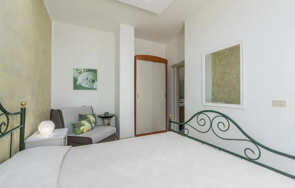 Apartment Complex Orzan Lovrecica