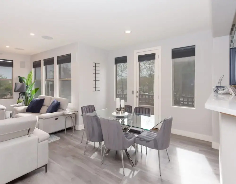 Lux Scottsdale Condo Overlooks 9th Hole Near Golf