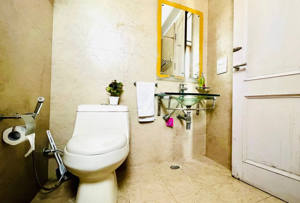 BluO Classic Studio - Green Park Hauz Khas Village