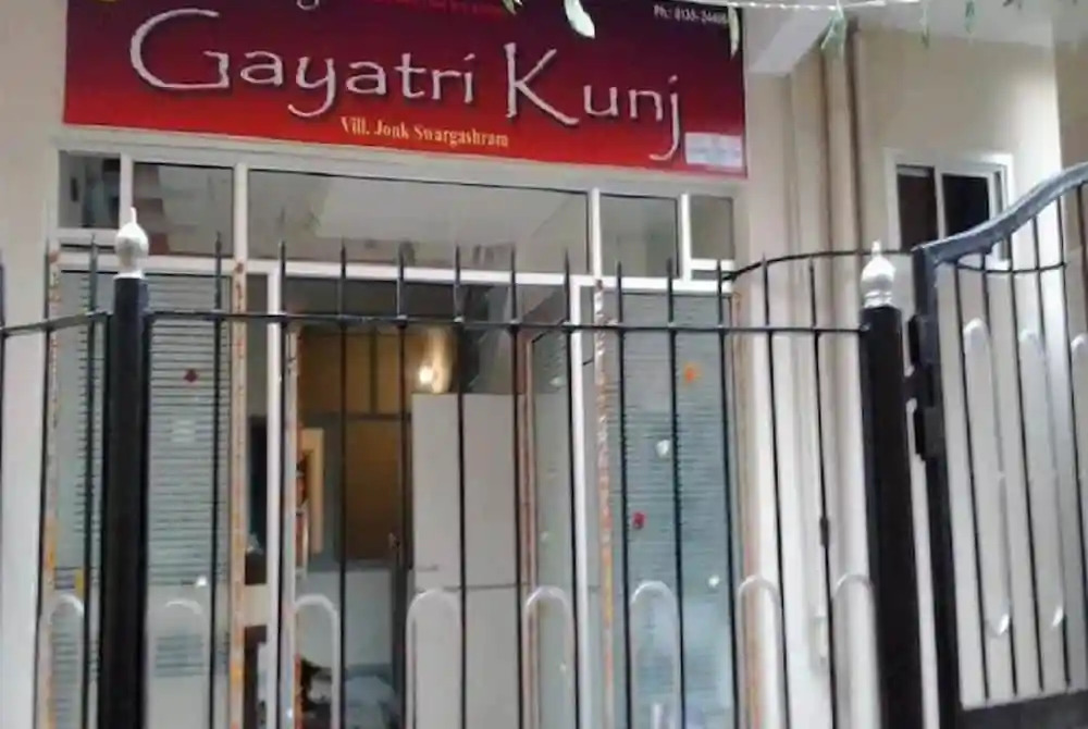 Goroomgo Gayatri Kunj Rishikesh