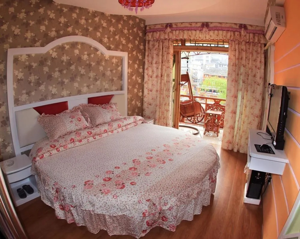 Floral Hotel ·Fenghuang Grand Riverview