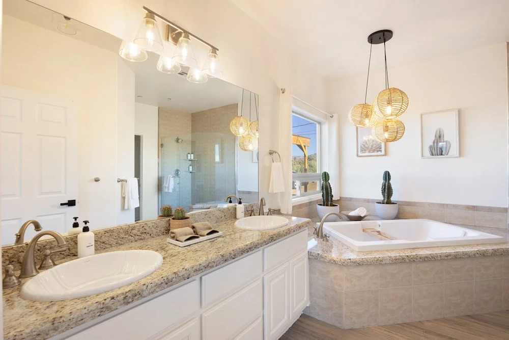 Rancho Nopales Jt - Pool, Hot Tub, Hammocks, Fast Wifi + Views! 4 Bedroom Home by RedAwning