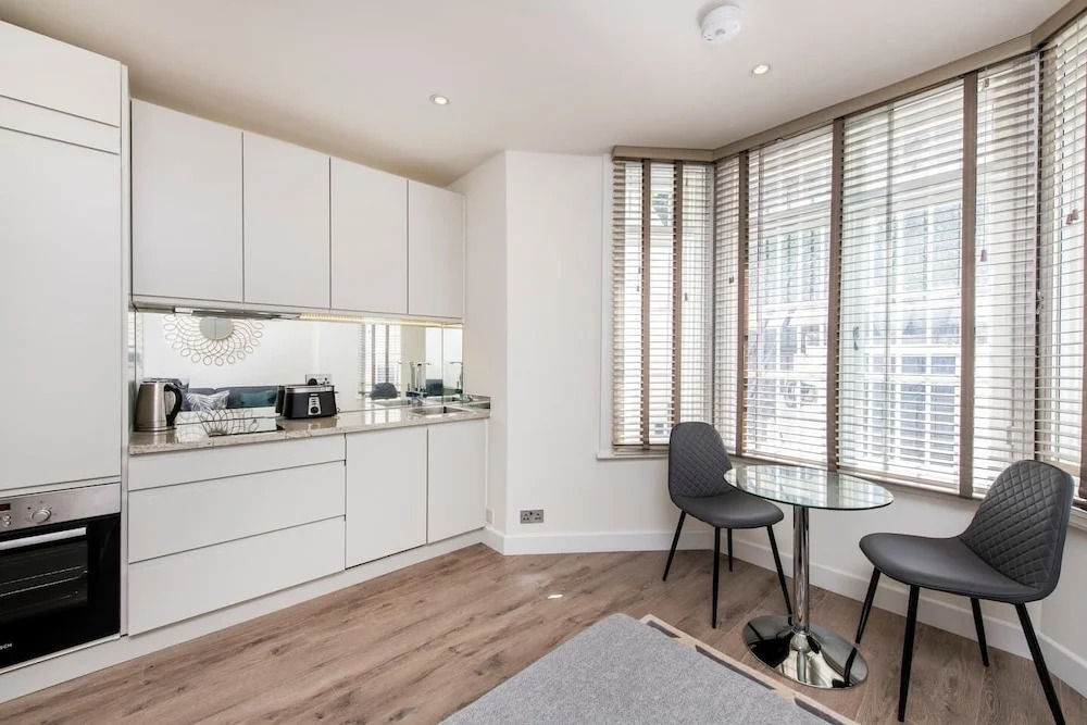 Stylish 1 bed in Fashionable Chelsea