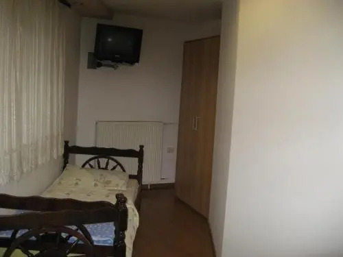B&B Apolon