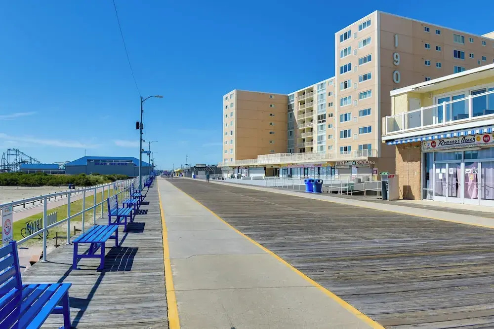 Spacious Wildwood Townhome w/ Covered Balcony