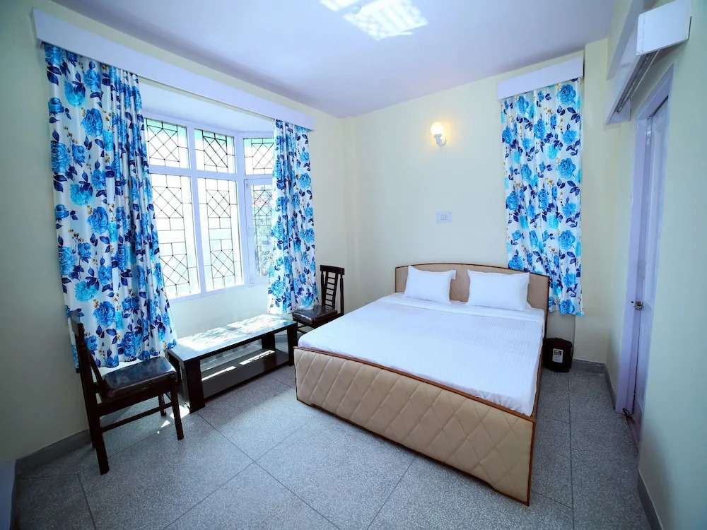 OYO 12697 Home Valley View New Shimla