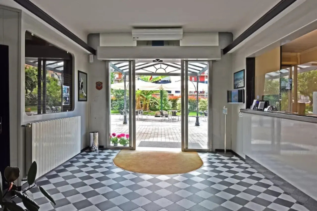 Hotel Sud Est by Fam Rossetti