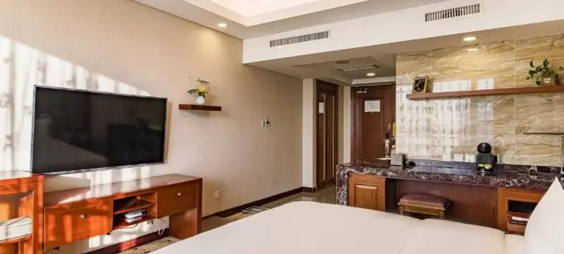 Golden Harbor Hotel