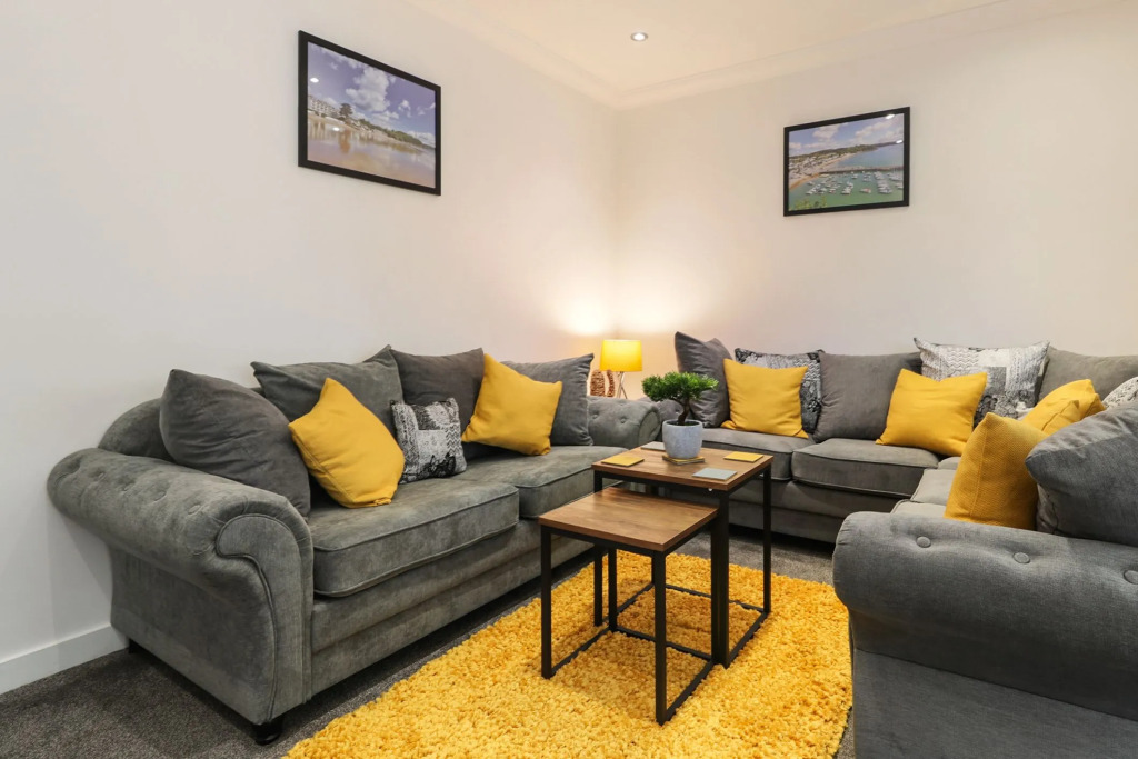 Plas Gwyn - Large Cottage Walk to Beach