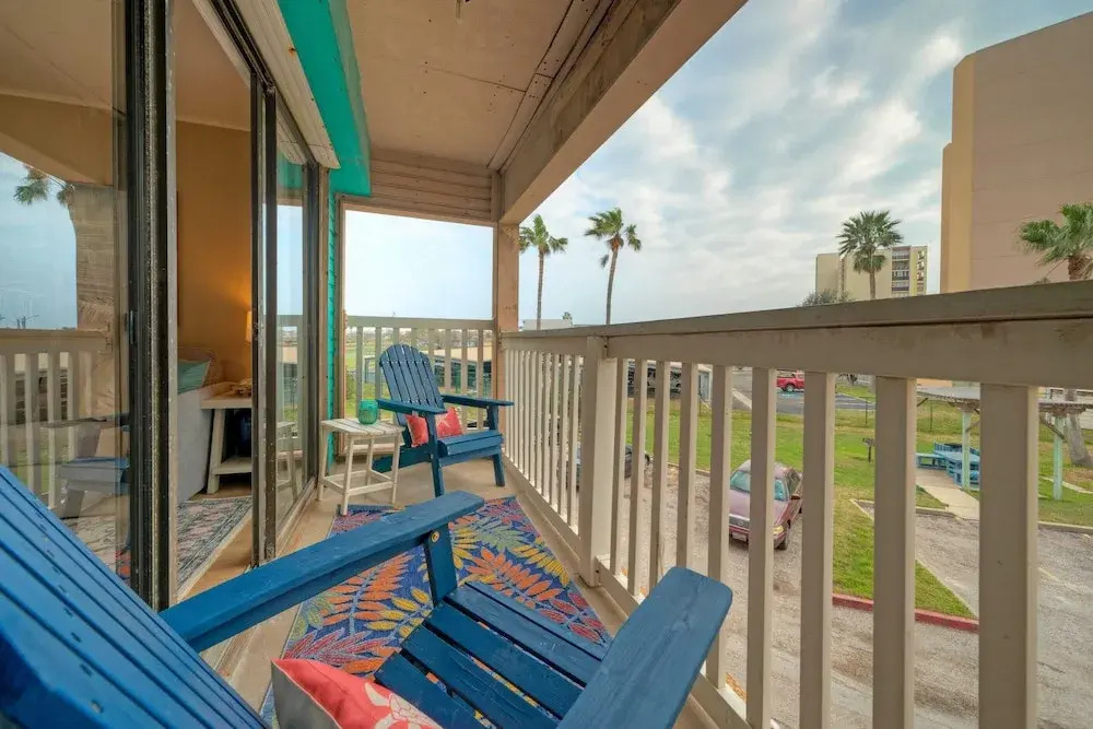 Private Balcony w/ Ocean View Pool & Hot Tub Access Ocean Echo by Avantstay