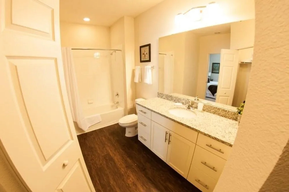 Modern Lucaya 4 Bedrooms 3 Baths Townhome