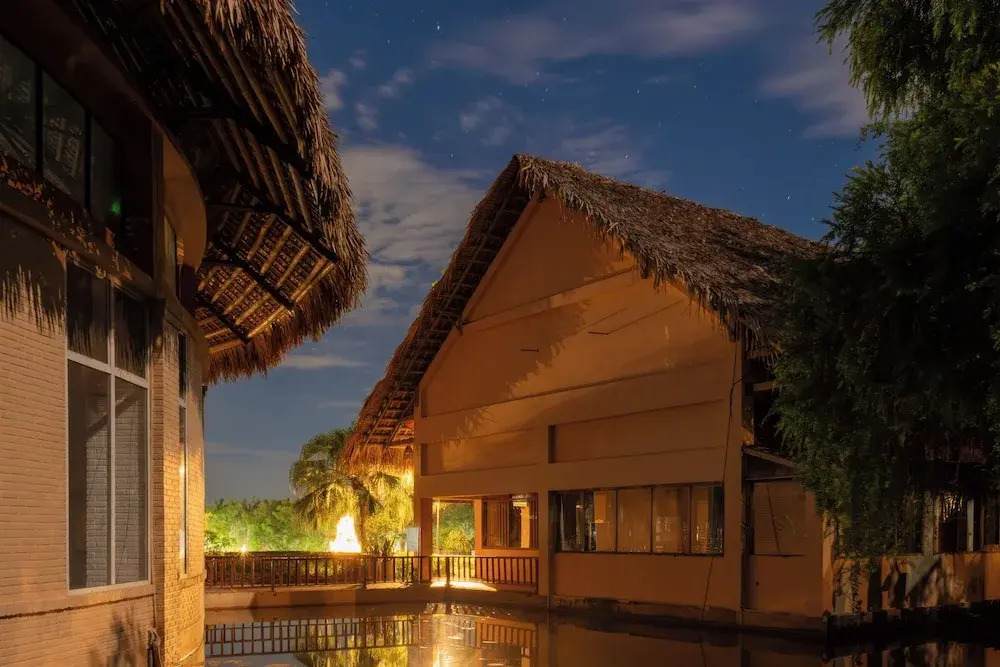 Cuc Phuong Retreat - Khoáng Nóng Thiên Nhiên