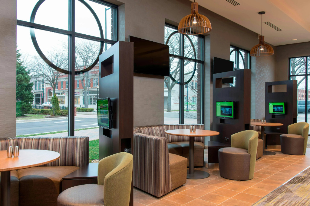 Courtyard by Marriott Holland Downtown