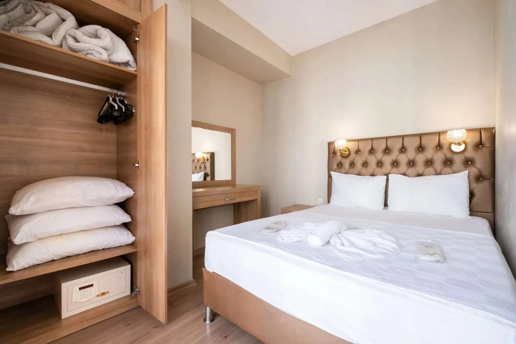 Lavin Hotel & Suites