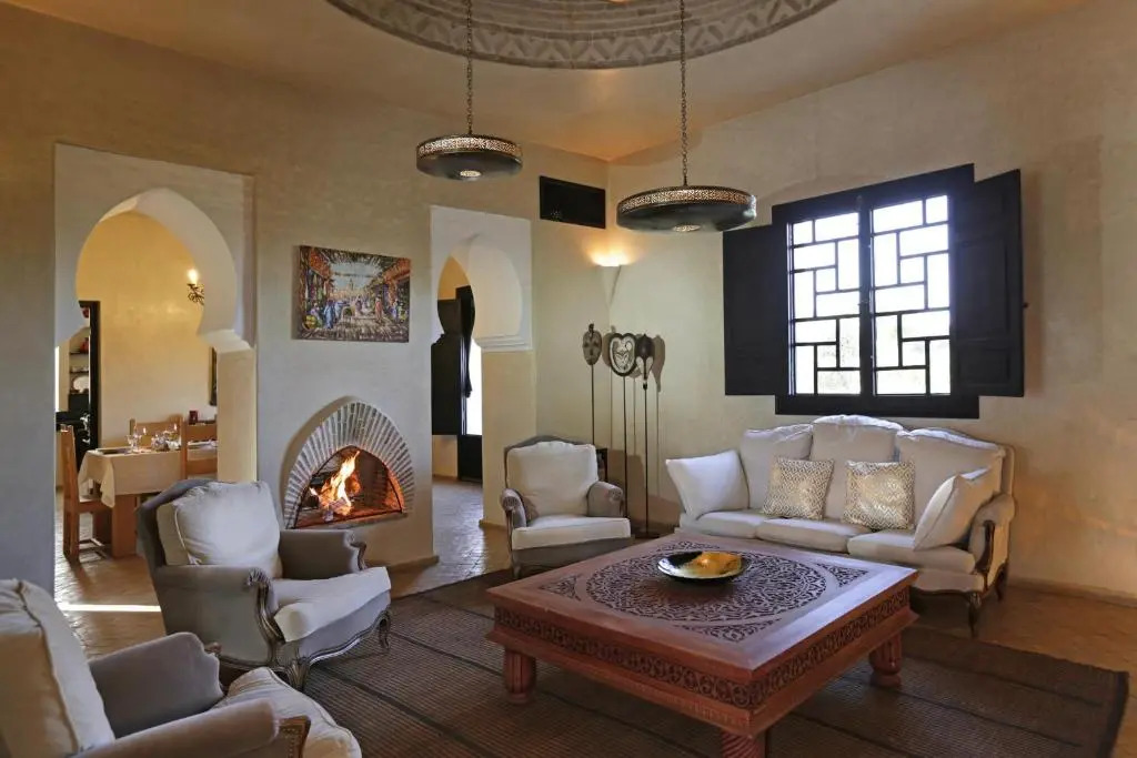 Villa DOMOLIV en exclusivité avec piscine et terrain de tennis privé