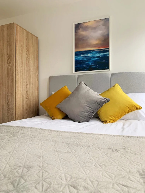 Top Floor - Serviced Apartments
