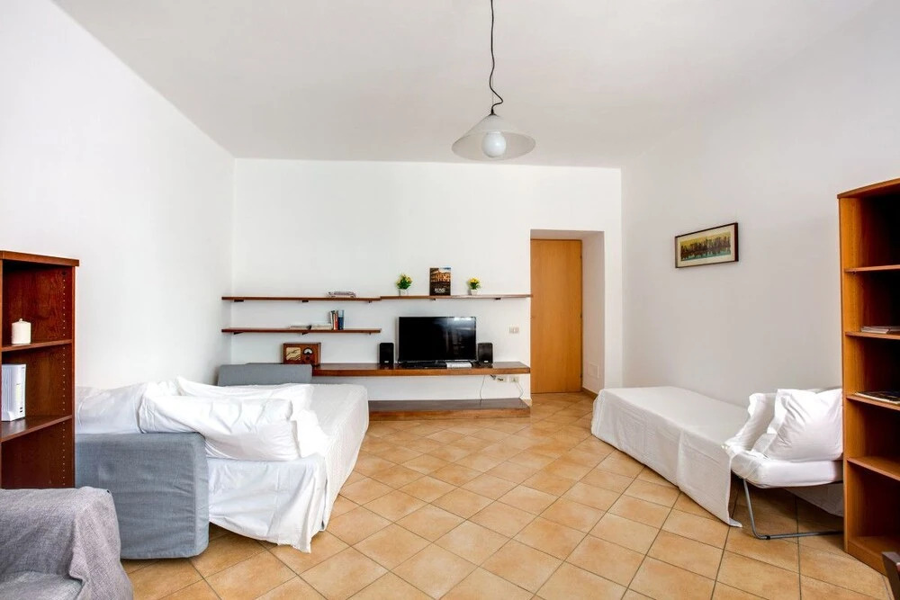 Large and Bright Flat in a Great Area
