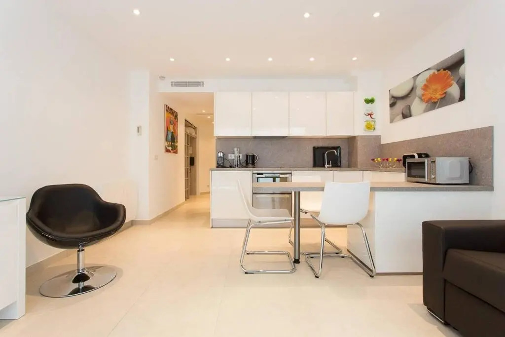 Chic & Modern 1bed Next To Martinez